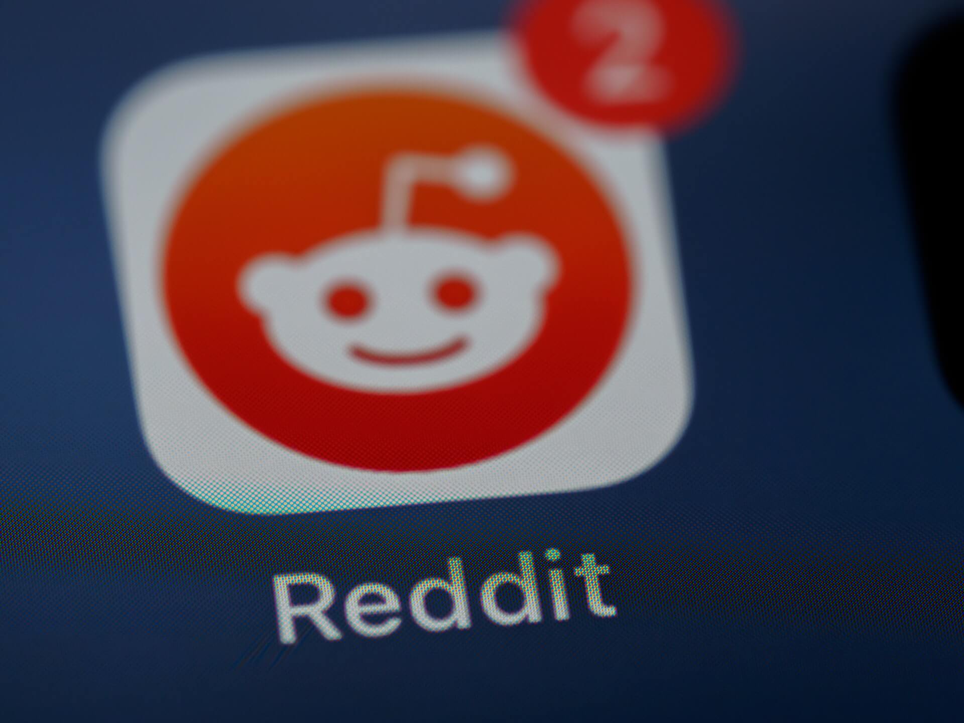 Reddit is Giving Away Free NFTs using Polygon: How can you get one? Reddit Icon with 2 Notifications